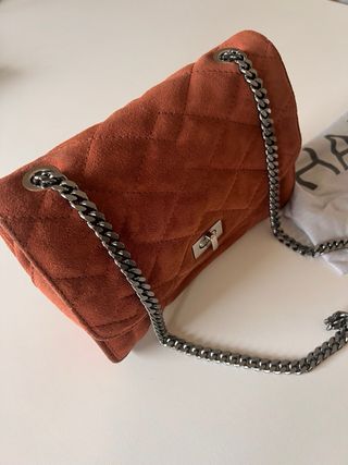 Bolso Hakei ante efecto acolchado