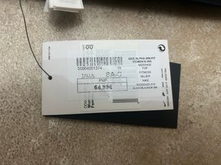 Top deportivo Nike negro