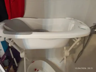 Bañera para bebé con patascon adaptador