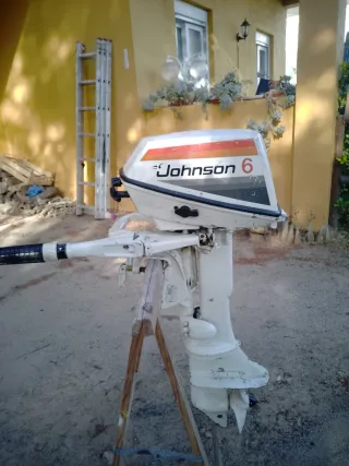 Motor fueraborda Johnson 6 HP