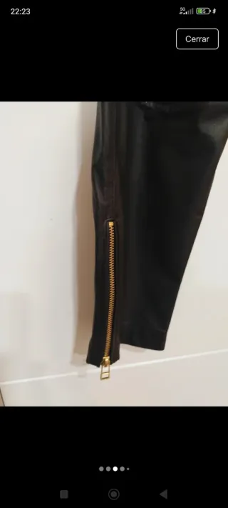 Pantalón de piel negro