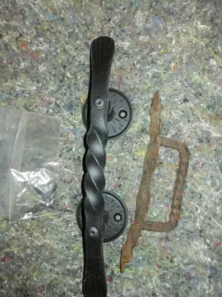 Maneta forja puerta negra