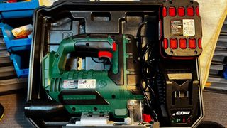 Sierra de calar Parkside con batería