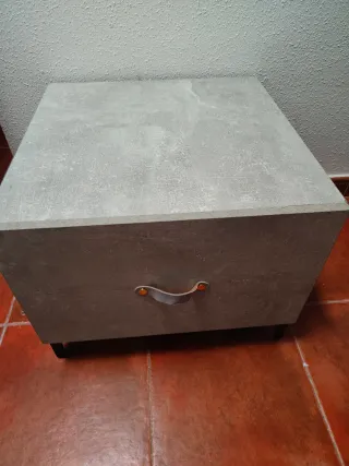 Mesa auxiliar moderna gris