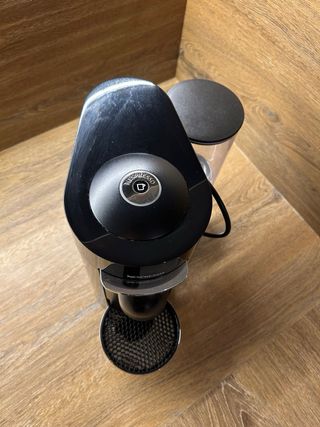Cafetera Nespresso Vertuo Plus negra - Como nueva