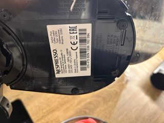 Cafetera Nespresso Vertuo Plus negra - Como nueva