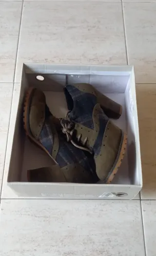 Zapatos de tacón azul y verde. Nicethings. T 38