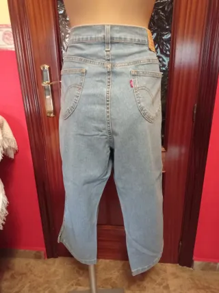 Levi's Capri Azules