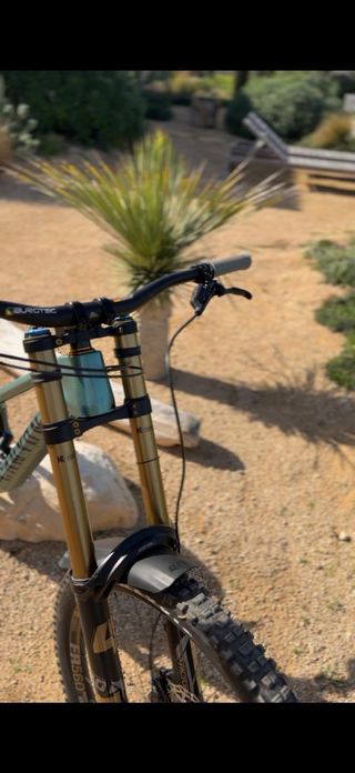 Bicicleta Descenso Canyon Sender 23/24