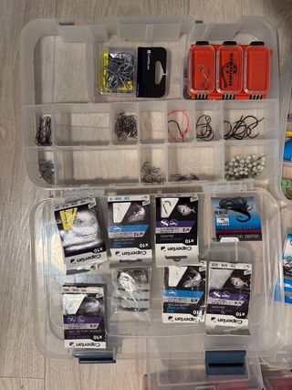 Set completo di pesca con scatole e accessori