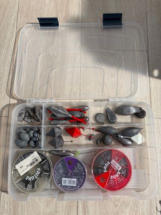 Set completo di pesca con scatole e accessori