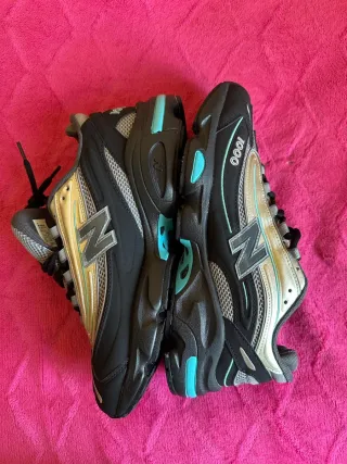 Zapatillas New Balance 1000 Negras y Plateadas