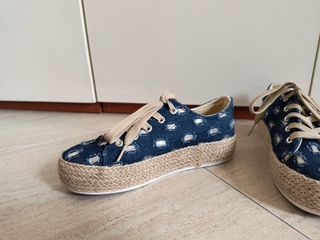 Scarpe da ginnastica in denim con zeppa