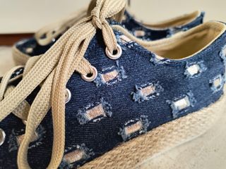 Scarpe da ginnastica in denim con zeppa