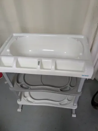 Cambiador Bebé con Bañera Brevi