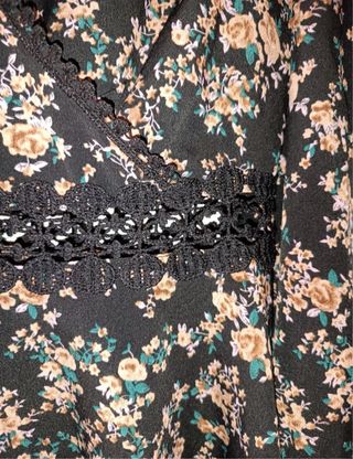 Vestido negro estampado floral