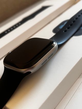 Apple Watch Series 11 46mm + Cover