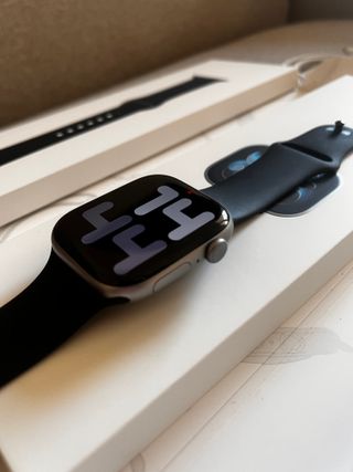 Apple Watch Series 11 46mm + Cover