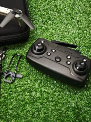 Dron E88 Blanco + 2 Baterías