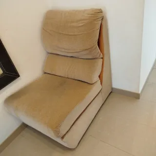 Sofa de tela beige. LO REGALO, URGENTE!