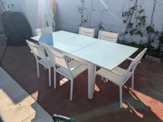 Mesa extensible exterior con 6 sillas