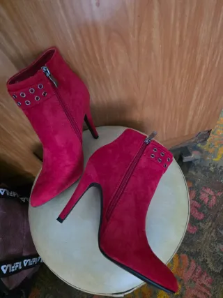Botines rojos nuevos Talla 36