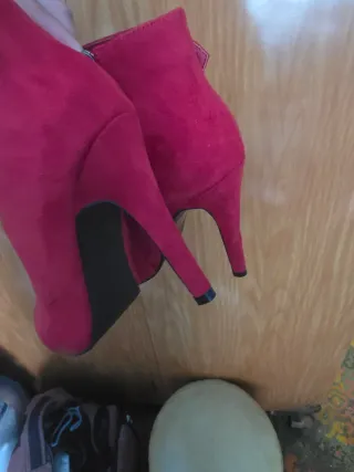 Botines rojos nuevos Talla 36