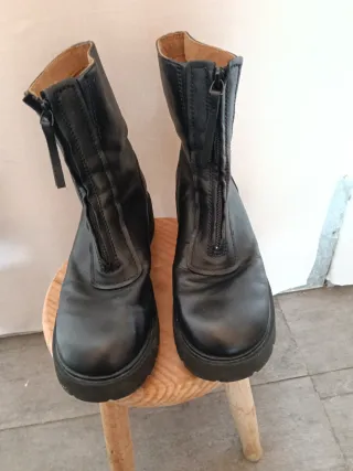 Botas de piel negras con cremallera