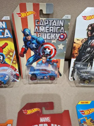 Hotwheels Marvel Capitán América y Spider-Man