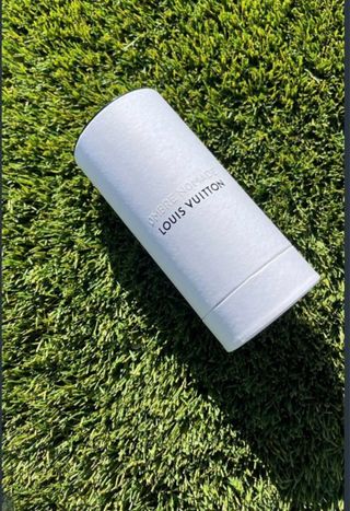 Perfume Louis Vuitton Ombre Nomade Negro