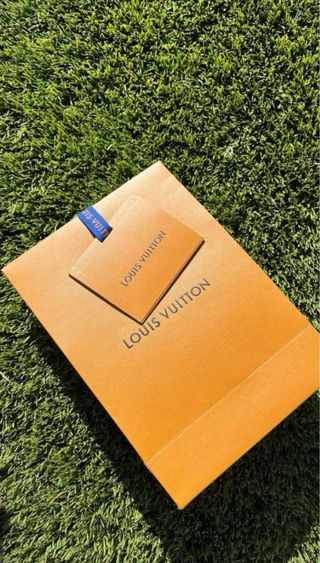 Perfume Louis Vuitton Ombre Nomade Negro