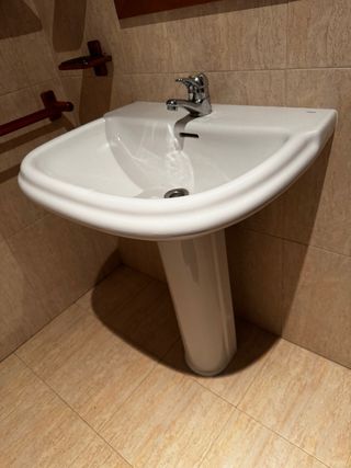 Lavabo de porcelana blanco