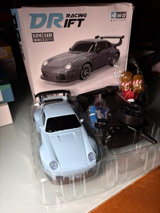 Coche teledirigido deportivo azul