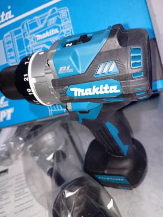 Taladro Percutor Makita DHP492Z 18V