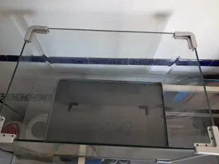 Pecera de cristal con marco