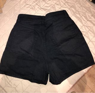 Pantalón corto negro