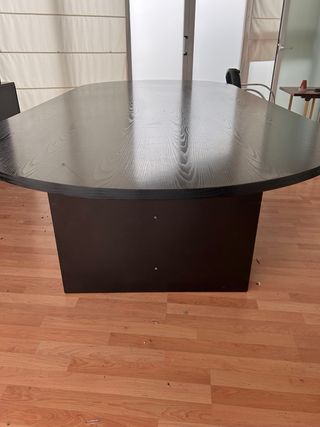 Mesa de comedor ovalada grande