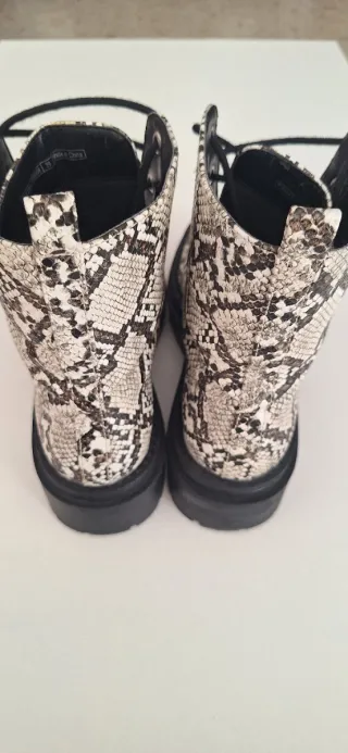 Botas serpiente talla 39