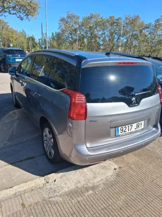 Peugeot 5008 2016