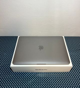 MacBook Pro 13” i5 / 8GB RAM / 256GB SSD