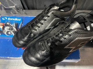 Botas de fútbol Lotto Talla 42 Nuevas