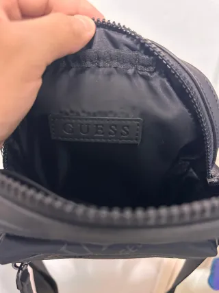 Bolso bandolera Guess negro