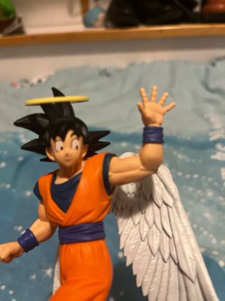 Figura Goku Ángel con Alas y Nubes. Dragon Ball Z