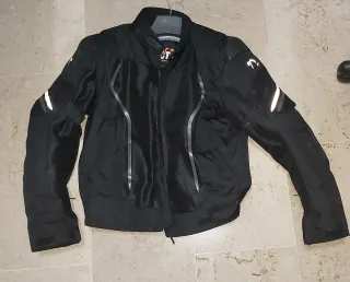 Chaqueta de moto negra