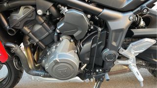 Triumph Trident 660 A2 Negra/Roja