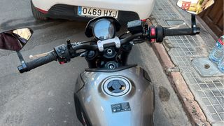 Triumph Trident 660 A2 Negra/Roja