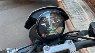Triumph Trident 660 A2 Negra/Roja