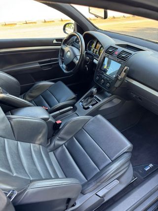 Volkswagen Golf R32