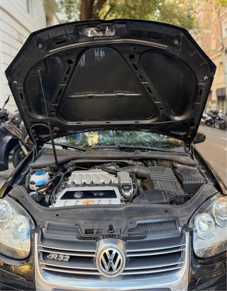 Volkswagen Golf R32