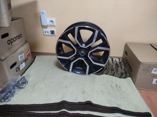 Juego de Llantas Originales Citroën ë-C4 18 2022